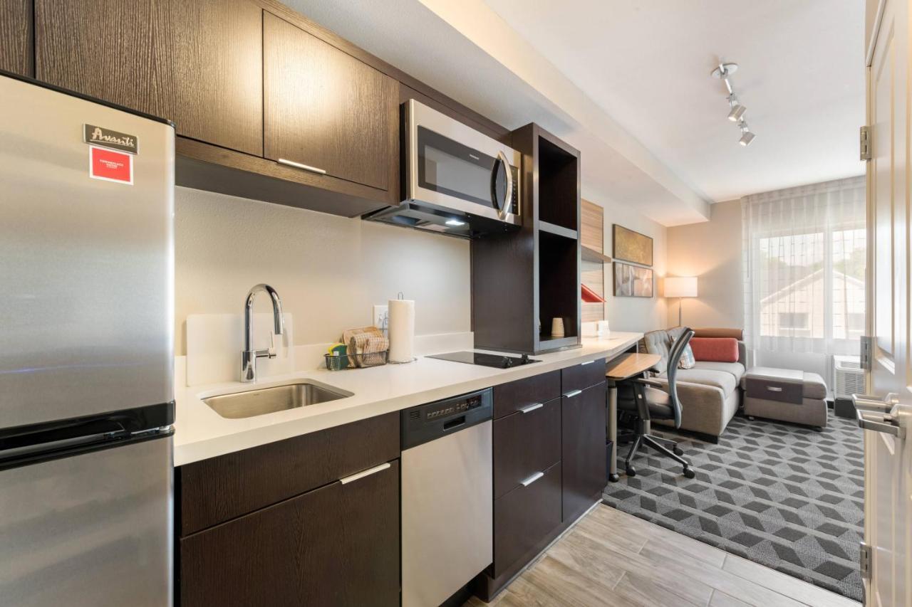 Towneplace Suites By Marriott Greensboro Coliseum Area Kültér fotó